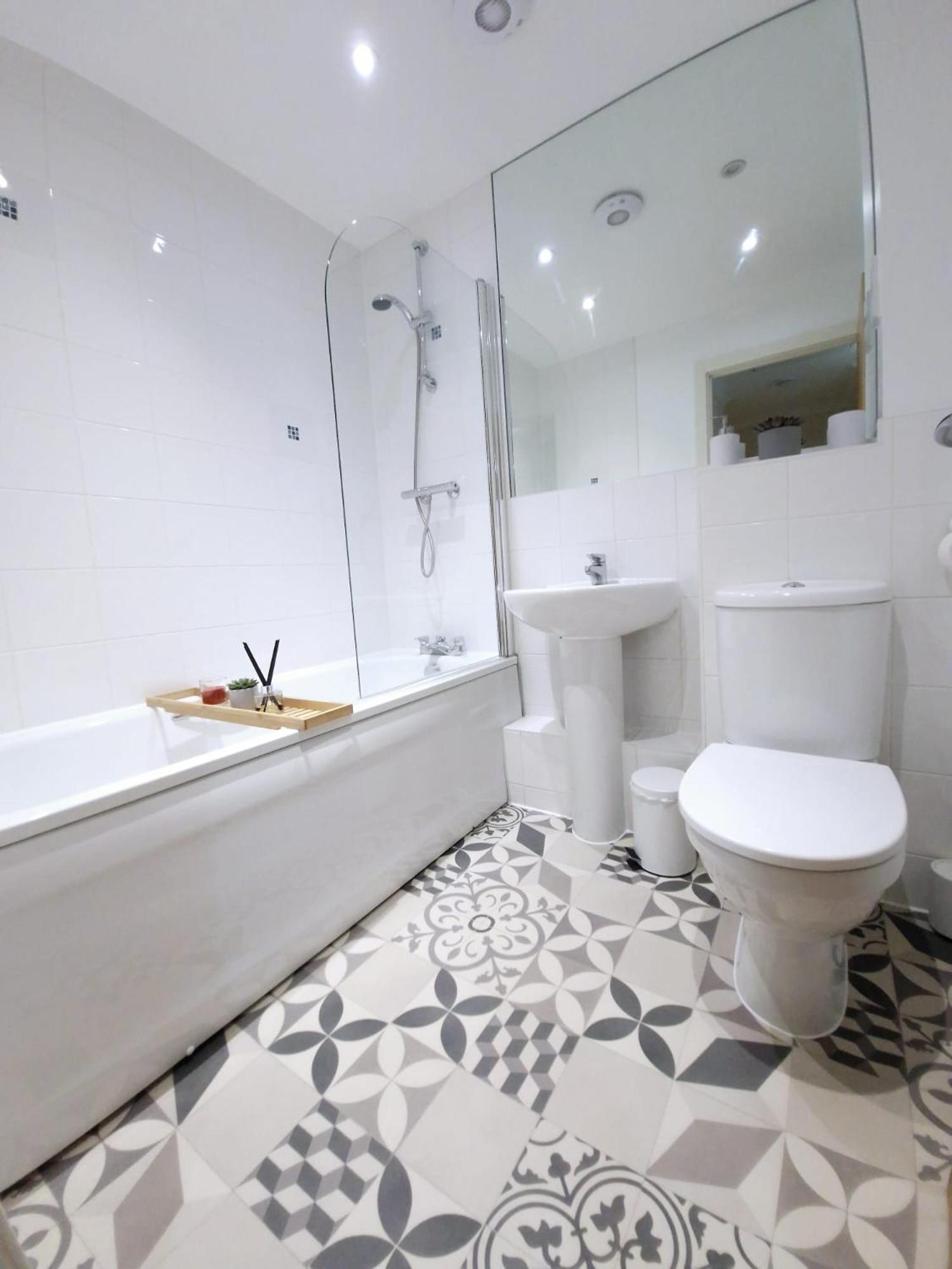 Sleeps9 Parking&Garage 17 Mins To Gatwick, 30 To London Villa Merstham Eksteriør billede